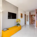 Skyline View - Free Private Parking Including & Guest Bonus Appartamento