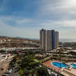 Skyline View - Free Private Parking Including & Guest Bonus Appartamento *