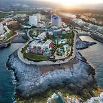 Skyline View - Free Private Parking Including & Guest Bonus Appartamento