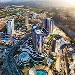 Appartamento Skyline View - Free Private Parking Including & Guest Bonus