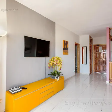 Skyline View - Free Private Parking Including & Guest Bonus Apartman