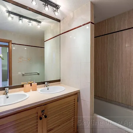 Appartement Skyline View - Free Private Parking Including & Guest Bonus