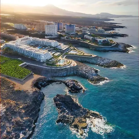 Skyline View - Free Private Parking Including & Guest Bonus