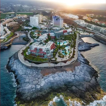 Skyline View - Free Private Parking Including & Guest Bonus Appartement