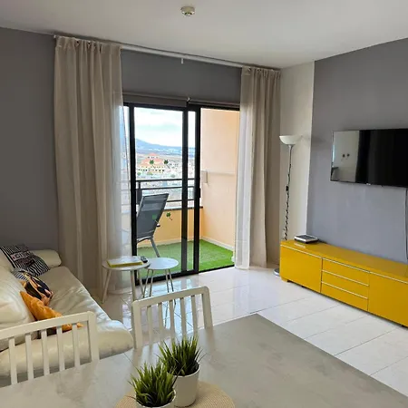 Apartament Skyline View - Free Private Parking Including & Guest Bonus *