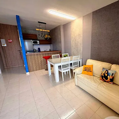 Apartament Skyline View - Free Private Parking Including & Guest Bonus *