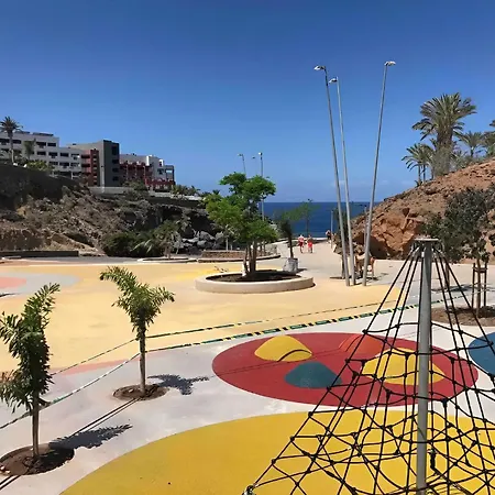 Skyline View - Free Private Parking Including & Guest Bonus Apartman