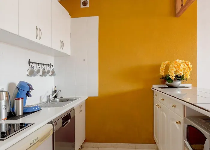 Skyline View - Free Private Parking Including & Guest Bonus *