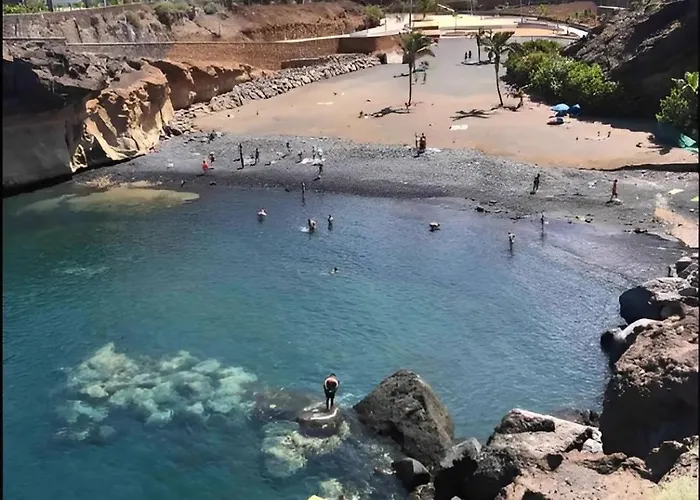 Skyline View - Free Private Parking Including & Guest Bonus 公寓