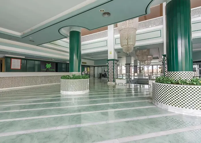 Skyline View - Free Private Parking Including & Guest Bonus 阿德耶