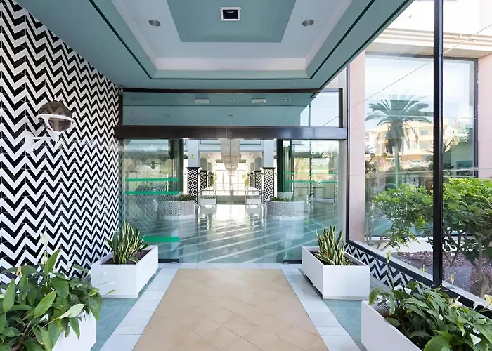 Skyline View - Free Private Parking Including & Guest Bonus * Costa Adeje (Tenerife)