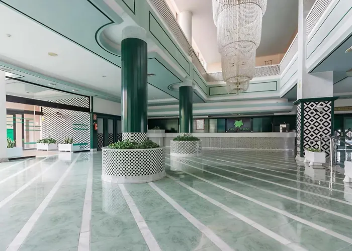 Skyline View - Free Private Parking Including & Guest Bonus *