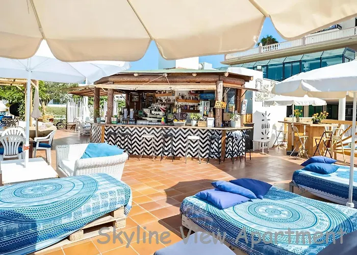 Skyline View - Free Private Parking Including & Guest Bonus