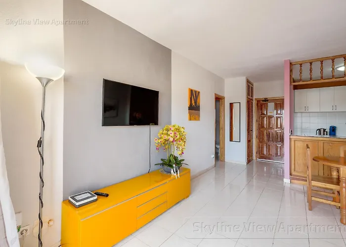 Skyline View - Free Private Parking Including & Guest Bonus דירה